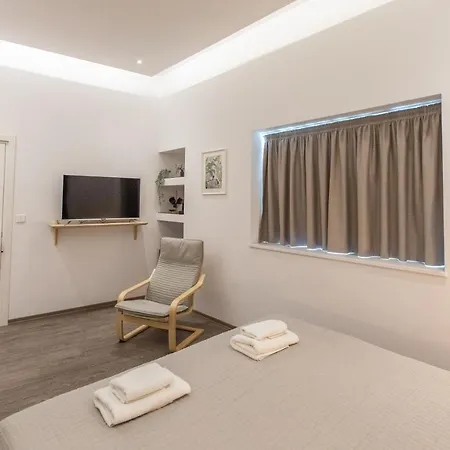 - Unique Staying In Centre 2* Paphos