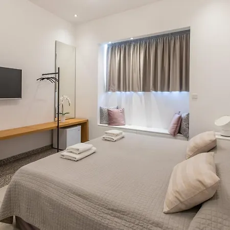 - Unique Staying In Centre 公寓式酒店