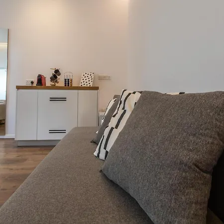 - Unique Staying In Centre 公寓式酒店
