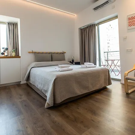 - Unique Staying In Centre 2* Paphos